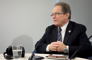 Депутат рассказал об опасности курения за рулем