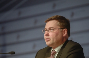 Бизнесмен из Каталонии: разоблачивший Домбровскиса журнал – солидное издание