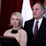 Экс-президент Берзиньш официально развелся с женой