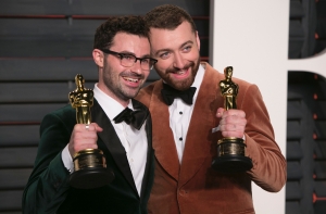 Исполнитель песни к фильму «007: Спектр» сделал каминг-аут на «Оскаре» (ВИДЕО)
