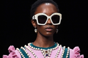 Неделя моды в Милане: ретро-образы Gucci и мех в цветочек Fendi (ФОТО)