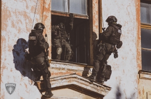 В Риге отец взял в заложники трех своих детей (АУДИО)