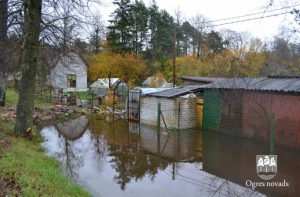 Из-за вышедшей из берегов реки закрыта дорога