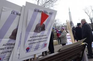 На пикет антифашистов собралось около 40 человек (ФОТО,ВИДЕО)