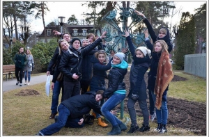 Актеры театра Певцова нырнули в Балтийское море