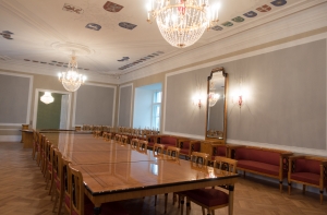 Канцелярия президента купила рояль за 100 тысяч евро