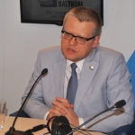Глава Минздрава: Апинис критикует меня, потому что обижен
