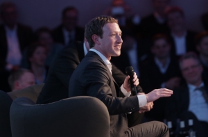 Основателя Facebook обвиняют в разжигании межнациональной розни