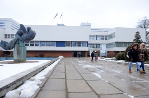 Квоты на обследования: в Восточную больницу приехали сотни людей (АУДИО)
