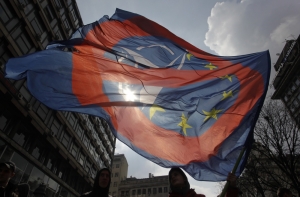 Тысячи людей в Белграде приняли участие в митинге против НАТО