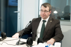Глава KNAB: Стрике не получает зарплату
