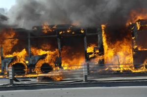 Спецкор Baltkom: в центре Стамбула произошло возгорание автобуса (ФОТО,ВИДЕО)