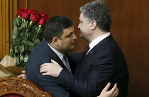 Порошенко пообещал больше не дарить мужчинам цветы (ФОТО)