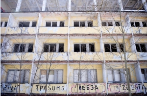 Полиция расследует случаи падения детей с высоты в заброшенных зданиях