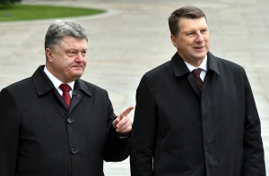Латвию посетит президент Украины Петр Порошенко