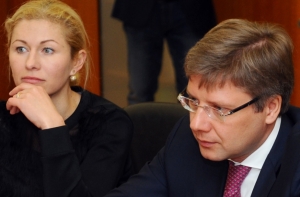 Латвийский Twitter возмущен действиями жены Ушакова