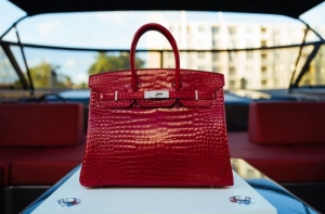 Эксклюзивная сумка Hermes продана за рекордные 298 000 долларов