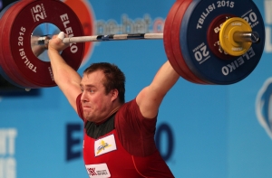 Штангист Артурс Плесниекс завоевал золото чемпионата Европы (ВИДЕО)