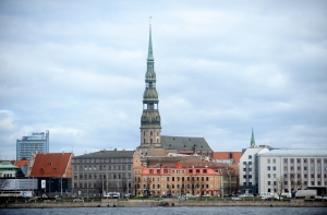 Экономист: народ не доверяет властям - отсюда и маленький бюджет (АУДИО)