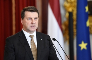 Президент не провозгласил поправки к закону об иммиграции