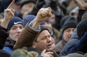 В Кишиневе тысячи сторонников оппозиции устроили митинг