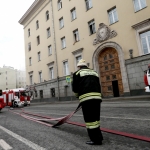 У горящего здания Минобороны РФ обрушилась кровля (ФОТО, ВИДЕО)