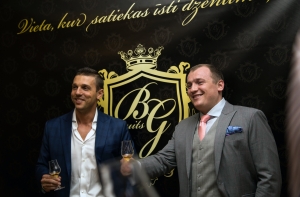 Компания BG Suits собрала вместе настоящих джентльменов
