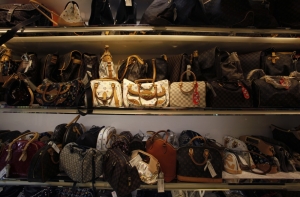 Gucci извинился перед продавцами подарков для умерших