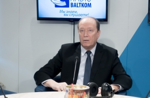 На радио Baltkom - посол России в Латвии Александр Вешняков