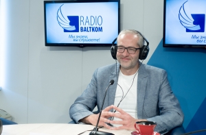 Домбурс: общество деградирует из-за нехватки интересного ТВ-контента