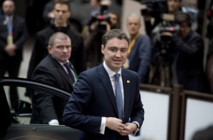 Премьер Эстонии призвал НАТО к регулярному запугиванию России