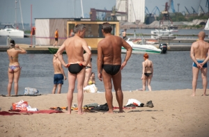 Муниципальная полиция начинает работать на рижских пляжах