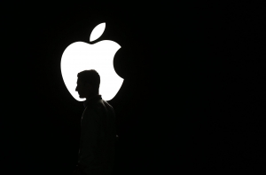 Акции Apple упали до минимума за последние два года