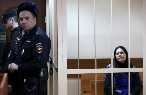 Няня-убийца попросила суд отпустить ее «лечить голову»