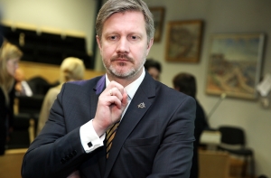 Эндзиньш: вступление в «клуб богатых» не значит, что Латвия богатая страна