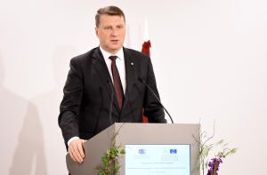 Президент: ответственность за теневую экономику должно взять и общество