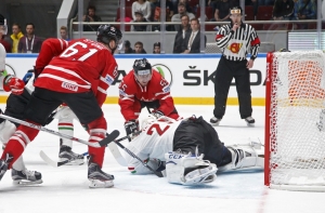 Сборная Канады разгромила команду Венгрии на ЧМ по хоккею