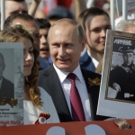 Владимир Путин возглавил «Бессмертный полк» в Москве