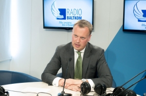 Политик: обяжем врачей работать только в госбольницах - они уедут в Ирландию