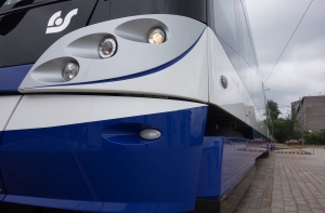 ЧП в трамвае: вооруженный цепью мужчина разбил юноше голову