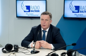 Премьер: мы не можем подарить гражданство всем жителям Латвии