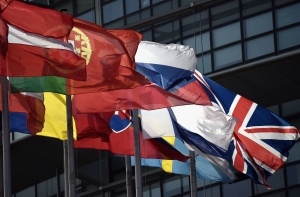 В Европарламенте призвали снять санкции с глав спецслужб России