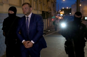 Губернатор Кировской области пойман с поличным и обвинен в крупной взятке