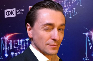 СМИ: новая жена Сергея Безрукова ждет ребенка
