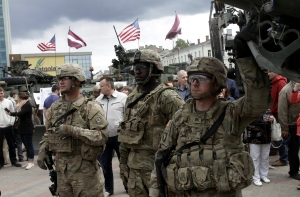 Минобороны: активность НАТО в Латвии - исключительно ответ на действия РФ