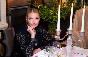 Волочкова вновь удивила поклонников необычным шпагатом