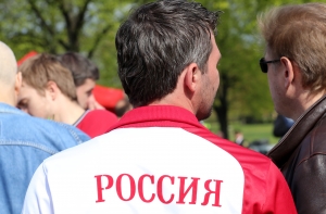 Депутат: британцы не рады латышам так же, как мы – людям в майках «Россия»