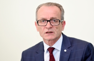 «Шкаф Расначса»: министру грозит штраф, а водителю - уголовное дело