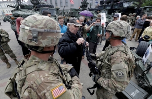 Журналист: у жителей Латгале нет времени думать о танках и политике