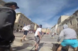 В интернете появилось видео драки футбольных фанатов в Марселе